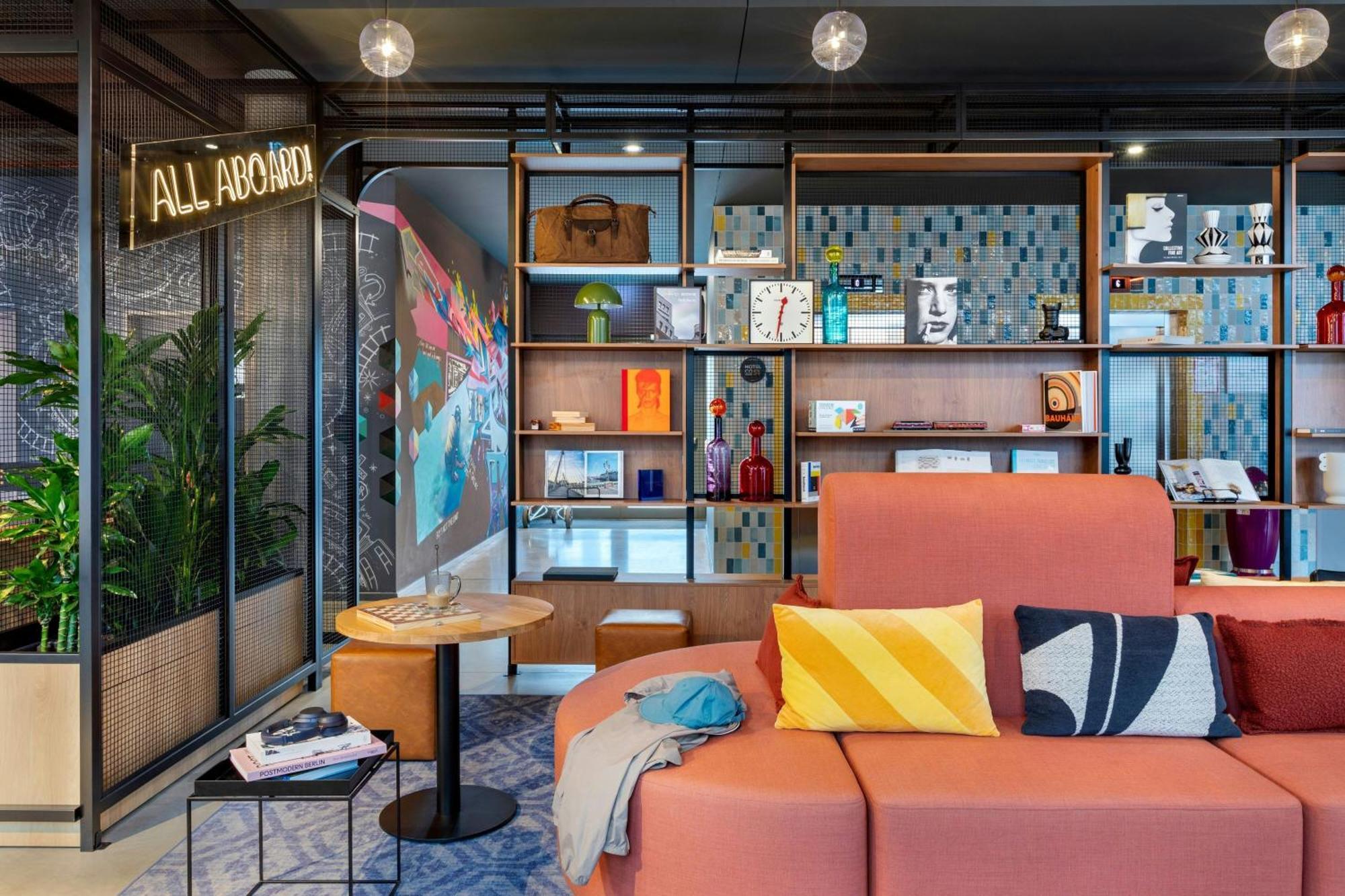 Moxy Berlin Ostbahnhof — Fotos 1